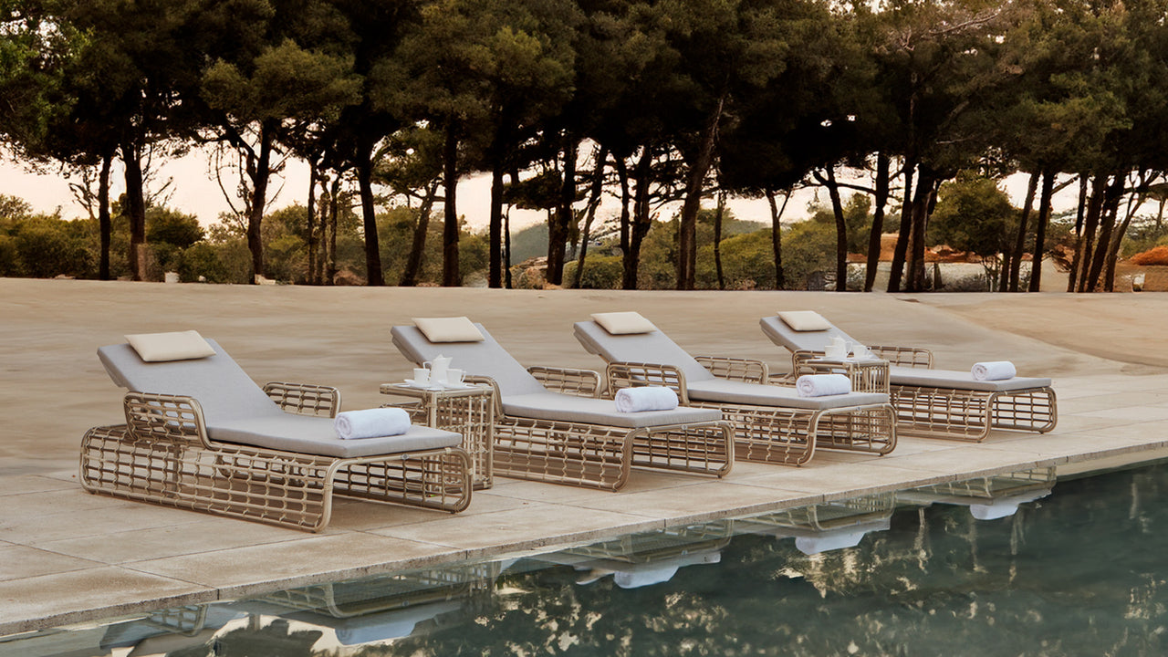 Villa Auxiliary Table