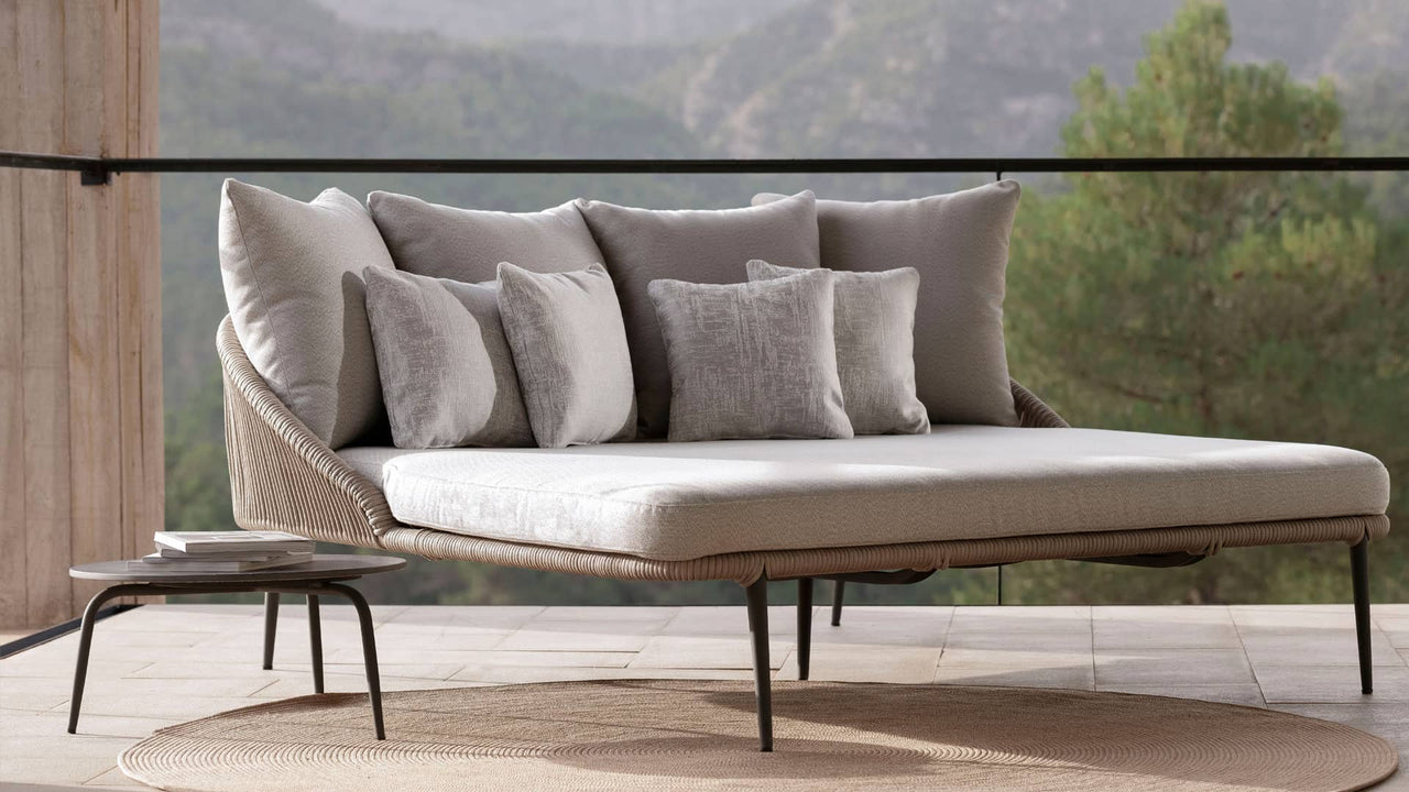 Rodona Daybed Chaise Lounger
