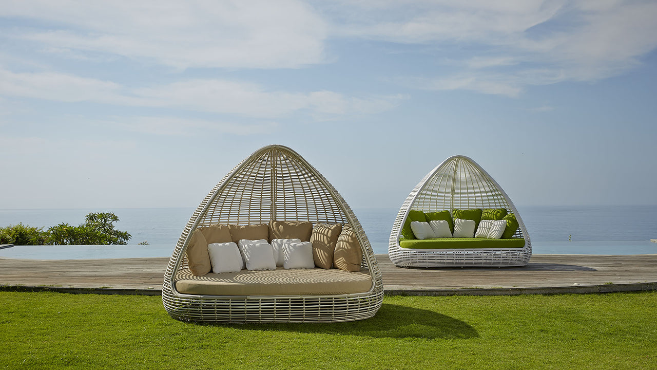 Shade Daybed