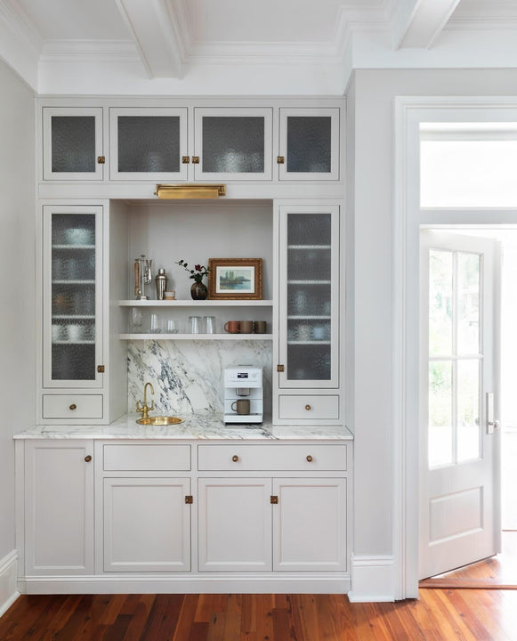 Library 16" Picture Light, a premium Picture light by Visual Comfort & Co. Close - up image of its design.