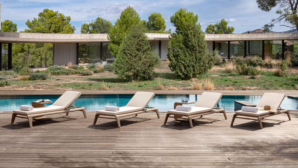 Journey Auxiliary Table 46x41