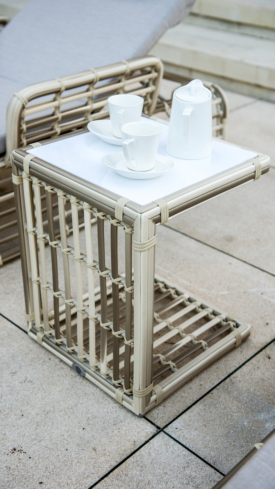 Villa Auxiliary Table