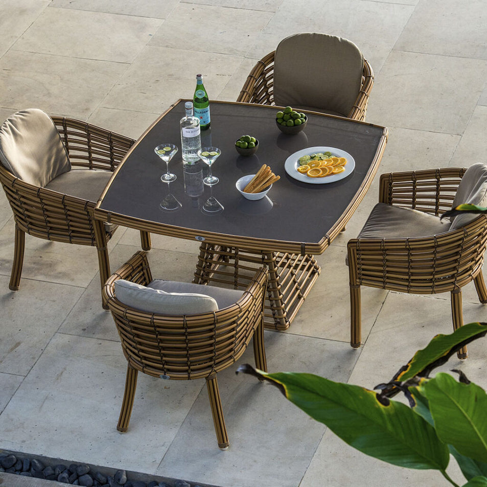 Villa Dining Table 120x120