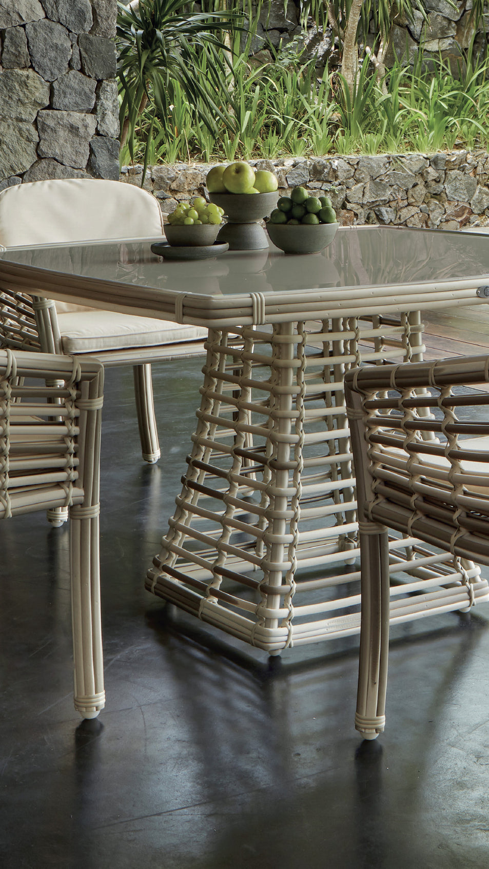 Villa Dining Table 120x120