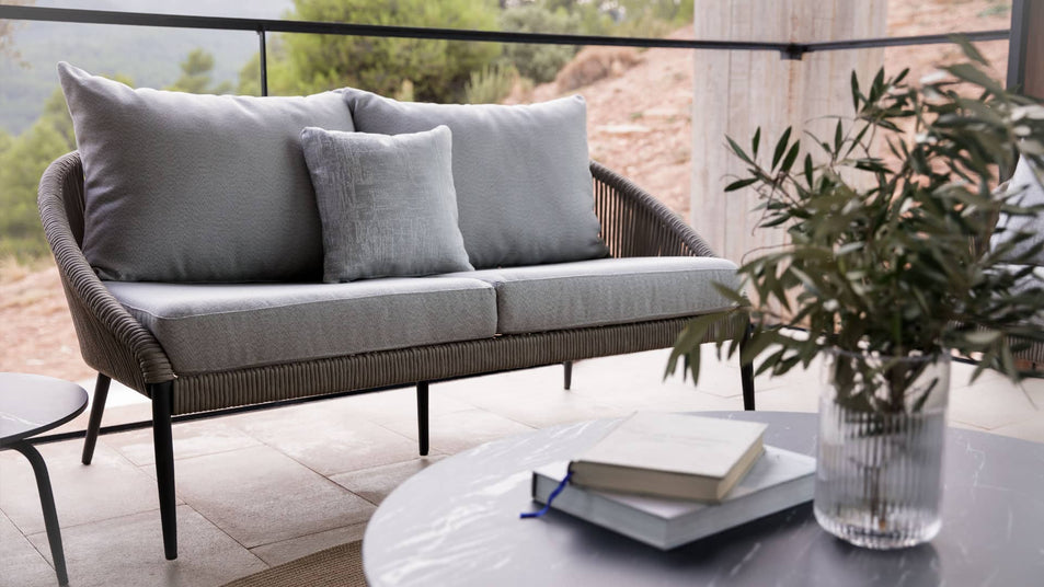 Rodona Loveseat