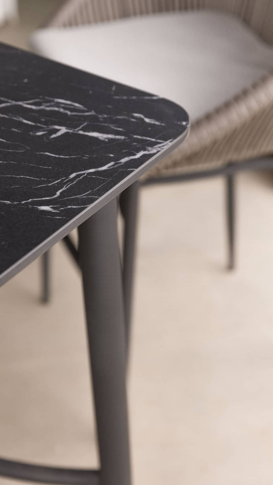 Rodona Barstool
