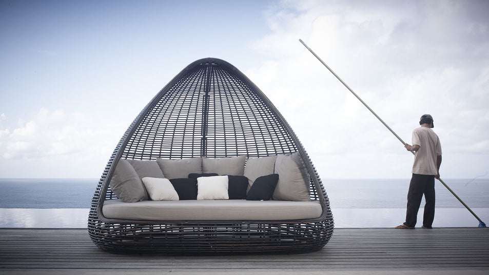 Shade Daybed