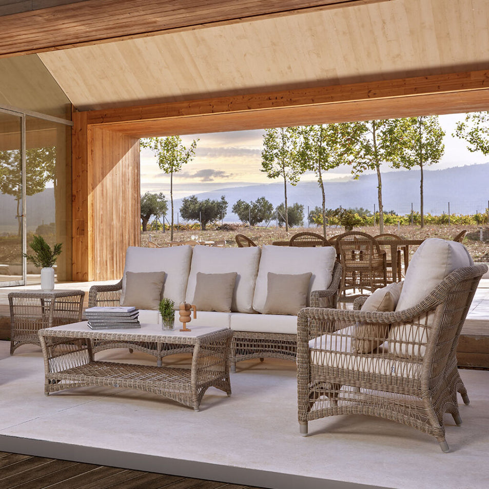 Arena Loveseat