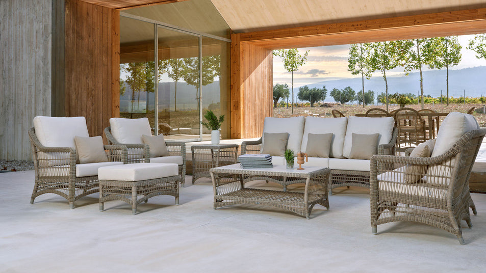 Arena Loveseat