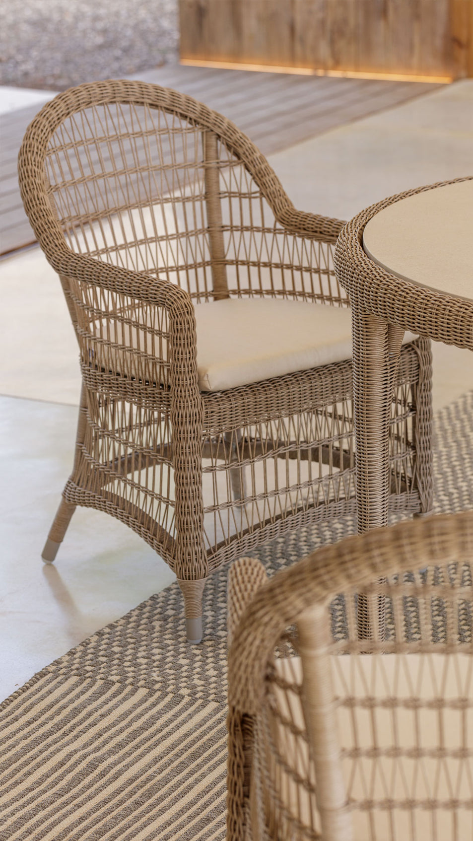 Arena Dining Table Ø120