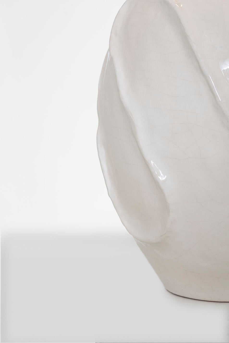 Idalia 28" Sculpted Table Lamp in Glossy White Crackle with Linen Shade