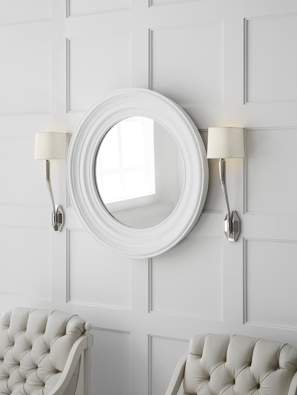 Ruhlmann Single Sconce, a premium Decorative light by Visual Comfort. Close - up image of its design.