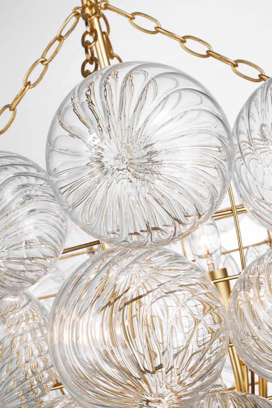 Talia Grande Chandelier in Gild with Clear Swirled Glass