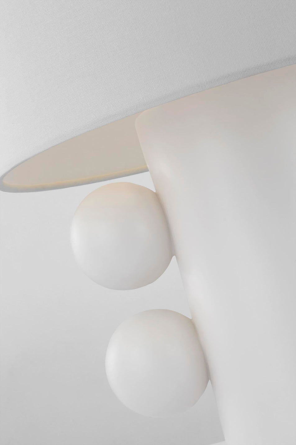 Tiglia Low Table Lamp in Plaster White with Linen Shade