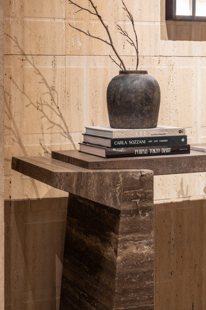 Tecton Small Console