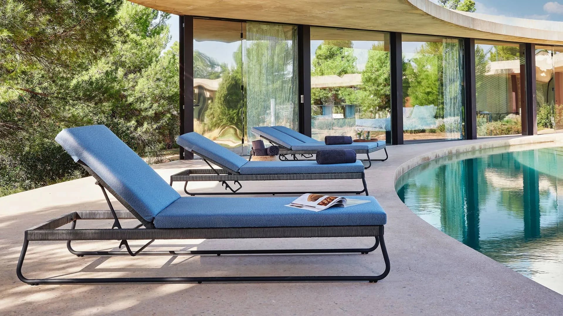 Outdoor Lounge Furniture