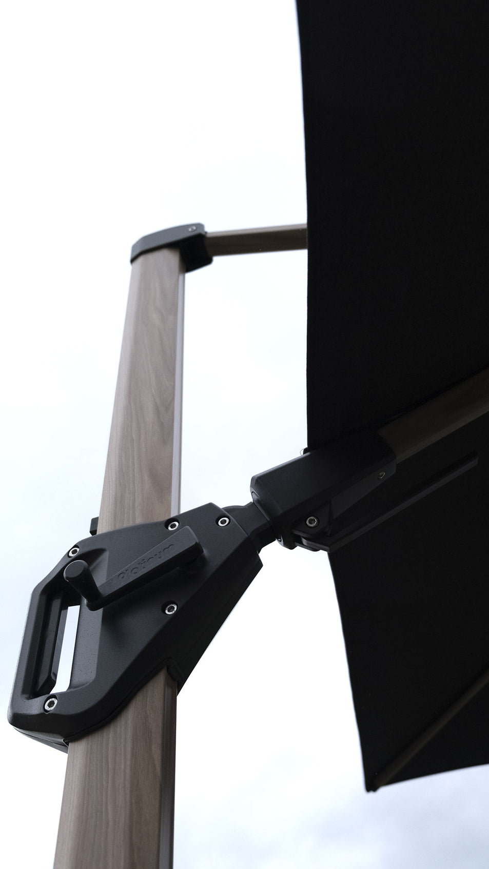 Challenger T2 Free-arm Parasol