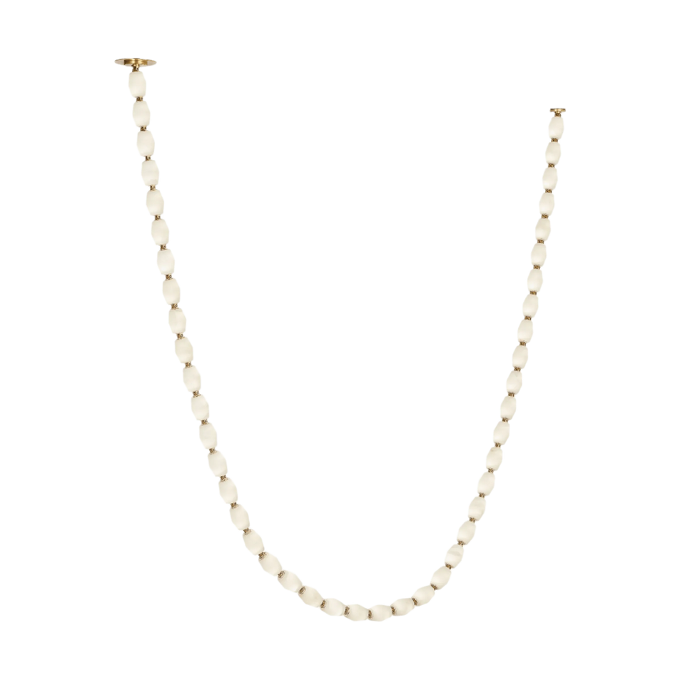 Collier Alabaster 132 Chandelier, a premium Chandelier light by Visual Comfort & Co. Close - up image of its design.