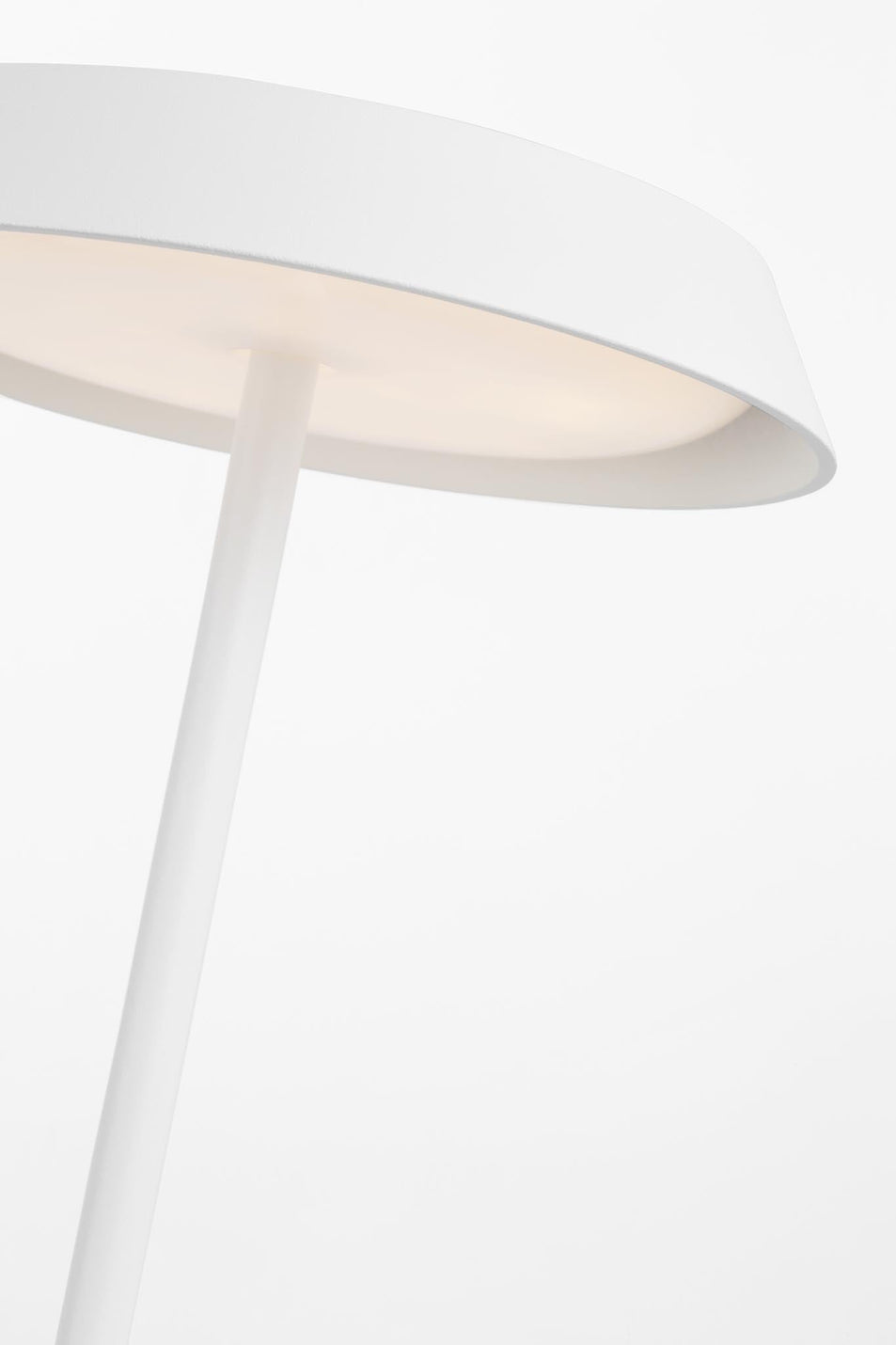 Tepa Accent Table Lamp in Matte White