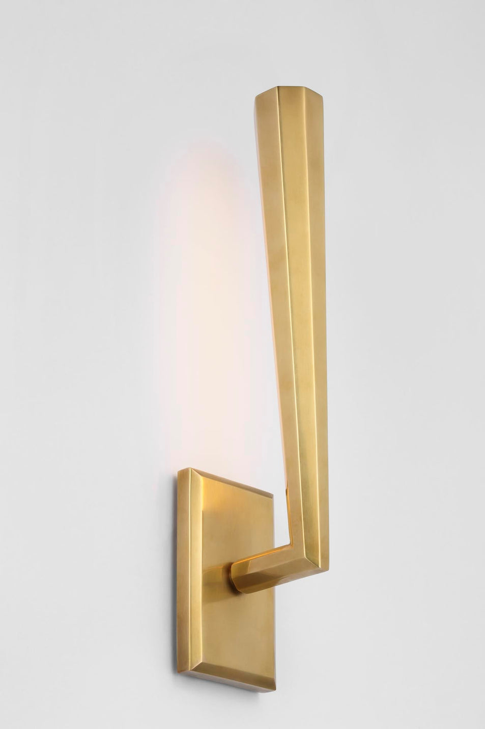 Galahad Single Sconce in Hand-Rubbed Antique Brass