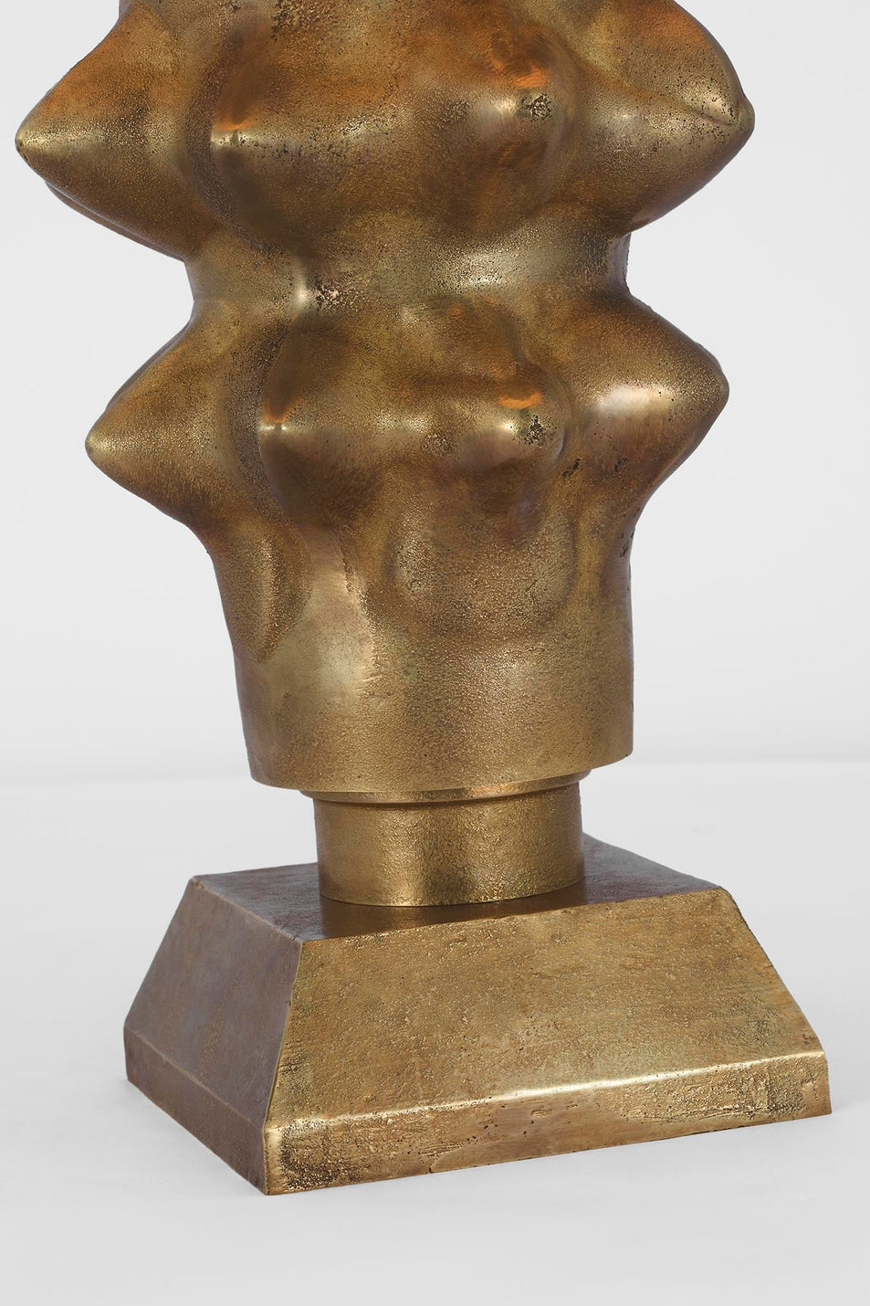 Luxor Medium Table Lamp in Museum Brass with Linen Shade