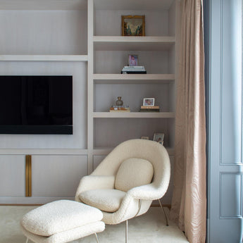 Dean 18" Picture Light, a premium Picture light by Visual Comfort & Co. Close - up image of its design.