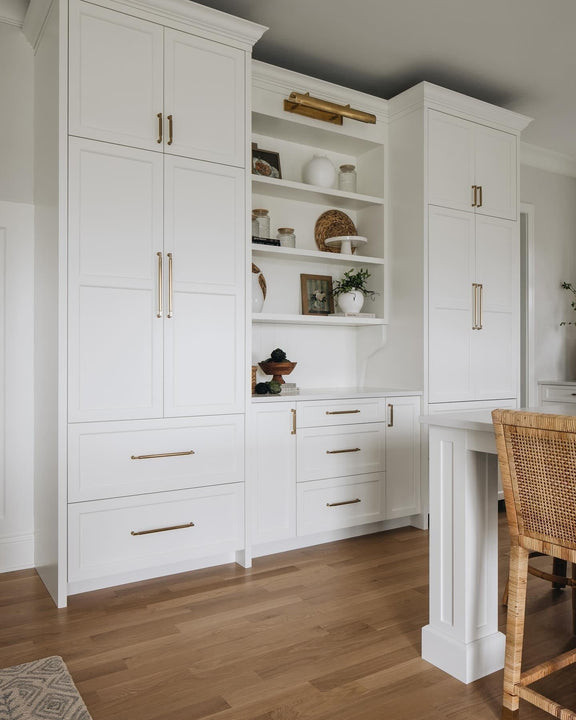 Dean 24" Picture Light, a premium Picture light by Visual Comfort & Co. Close - up image of its design.