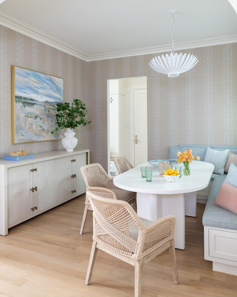 Hampton Medium Chandelier, a premium Chandelier light by Visual Comfort & Co. Close - up image of its design.