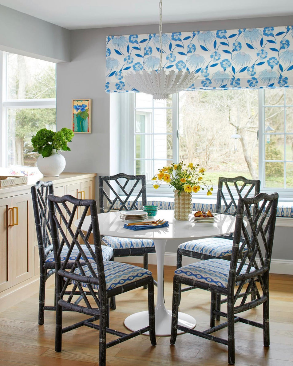 Hampton Medium Chandelier, a premium Chandelier light by Visual Comfort & Co. Close - up image of its design.