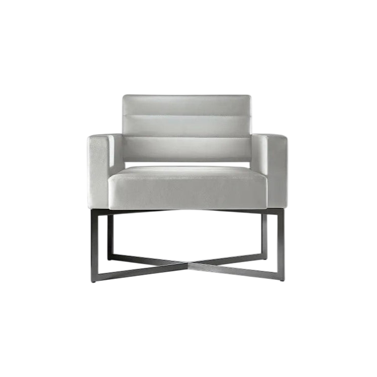 Poltrona Black&More con gambe in metallo