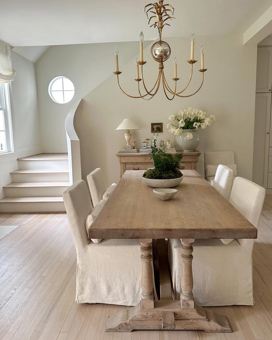 Gramercy Medium Chandelier, a premium Chandelier light by Visual Comfort & Co. Close - up image of its design.