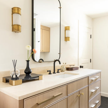 Oxford 12" Bath Sconce, a premium Bath light by Visual Comfort & Co. Close - up image of its design.