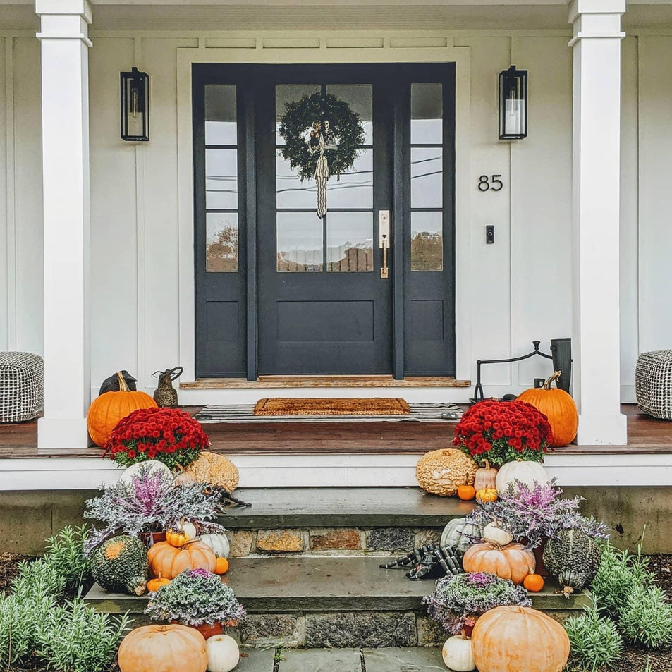 Fresno Framed Medium Sconce, a premium Wall light by Visual Comfort & Co. Close - up image of its design.