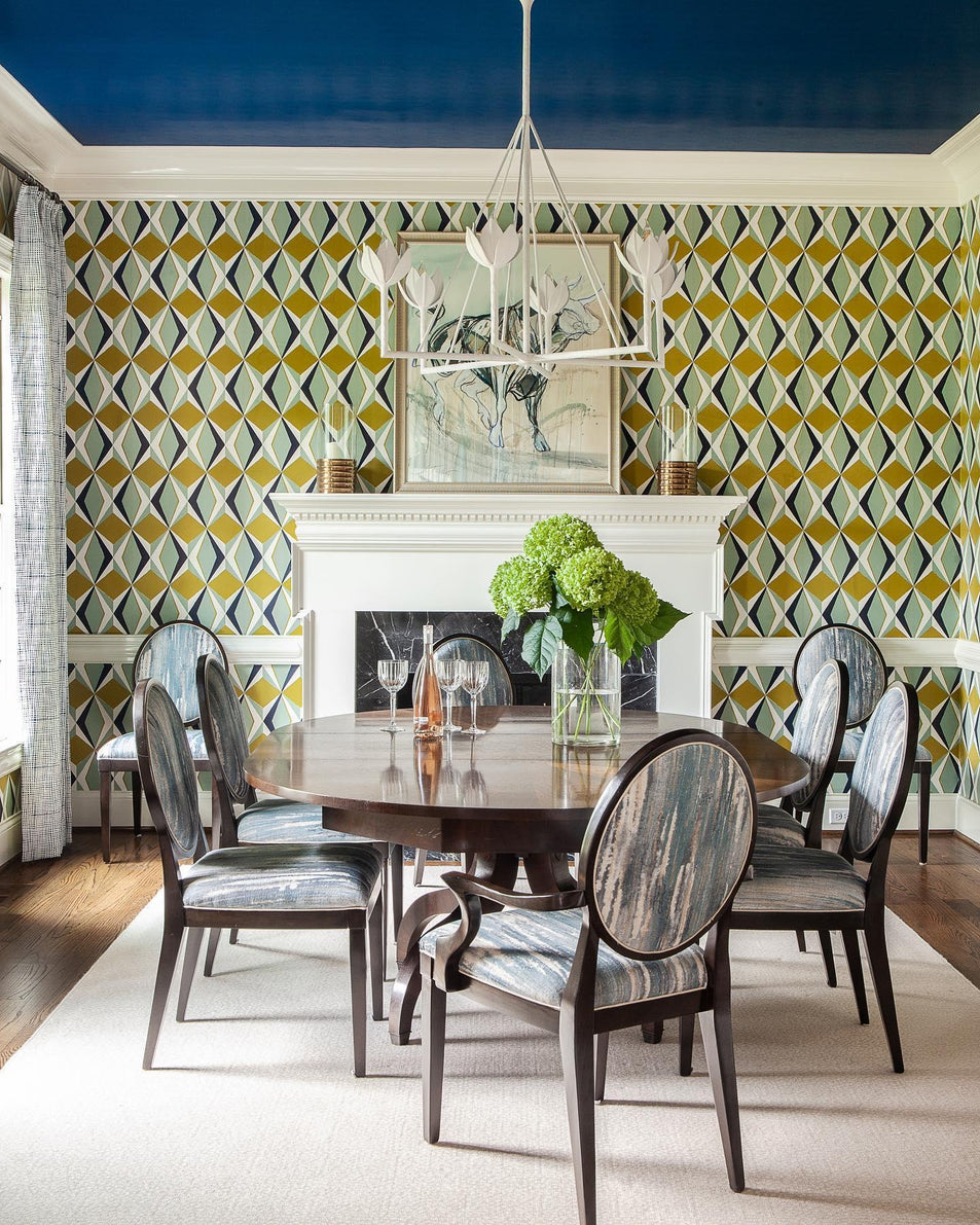 Alberto Large Single Tier Chandelier, a premium Chandelier light by Visual Comfort & Co. Close - up image of its design.