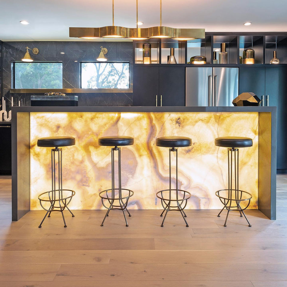 Avant Large Linear Pendant, a premium Linear light by Visual Comfort & Co. Close - up image of its design.