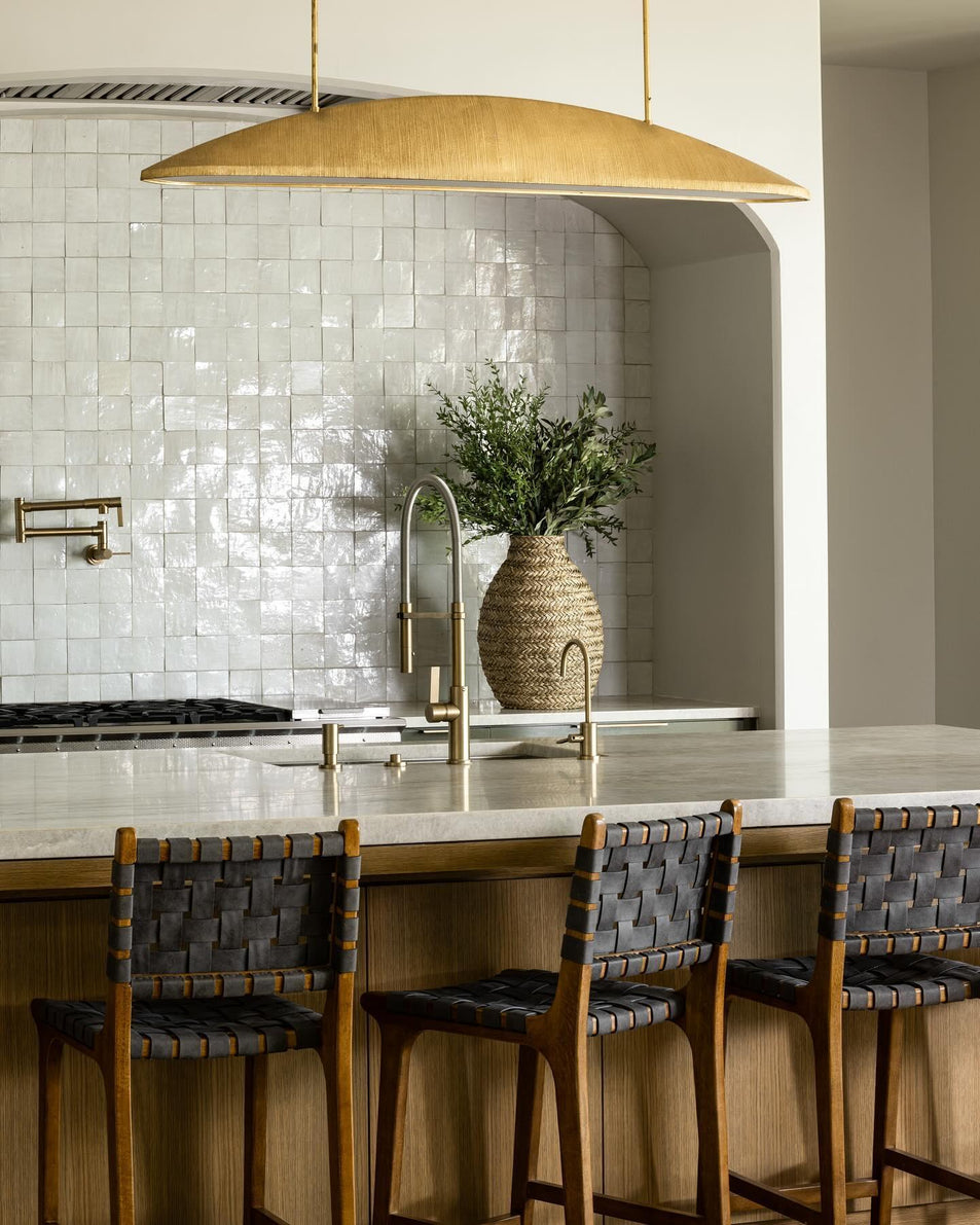 Utopia Large Linear Pendant, a premium Linear light by Visual Comfort & Co. Close - up image of its design.