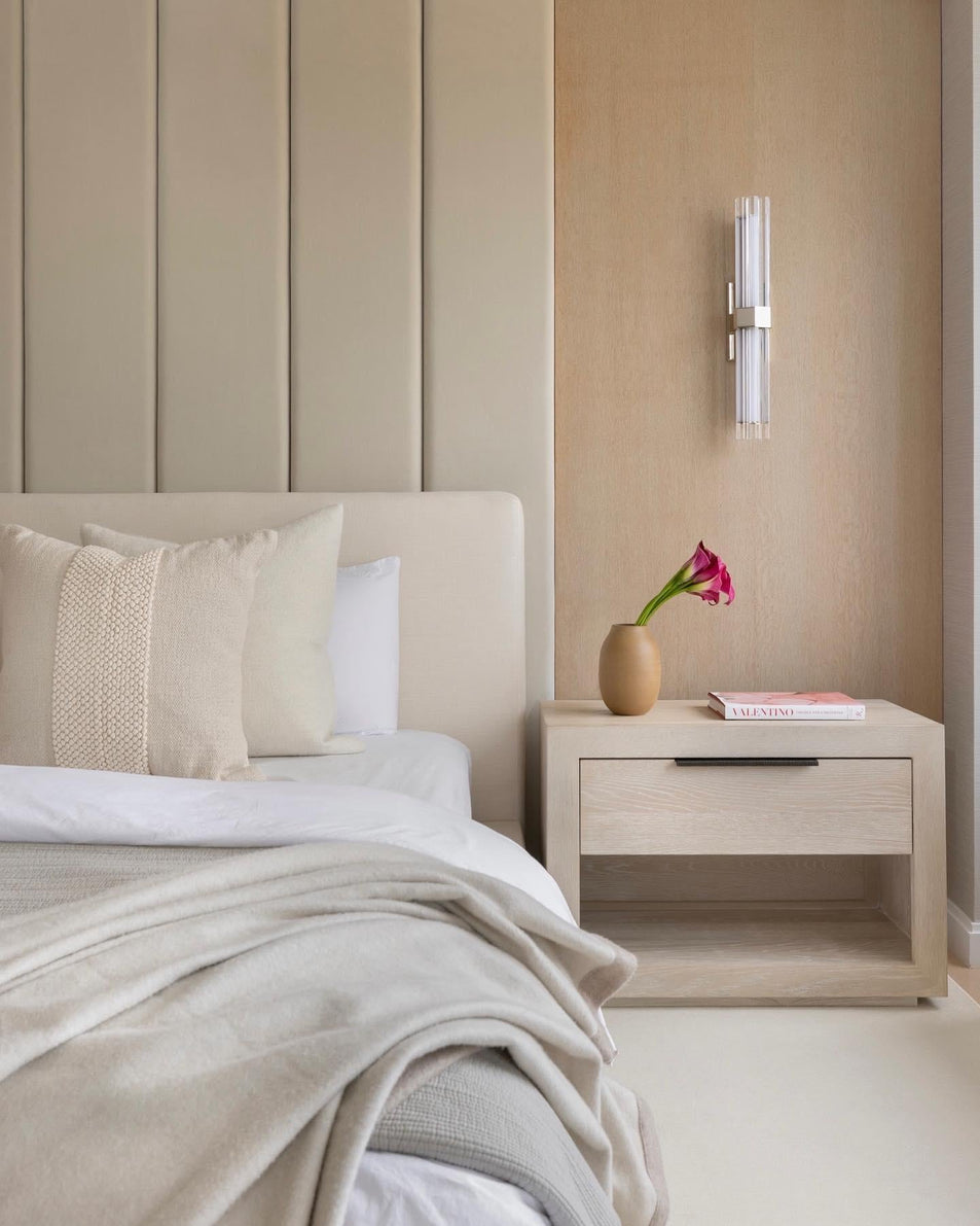 Fascio 24" Sconce, a premium Decorative light by Visual Comfort & Co. Close - up image of its design.