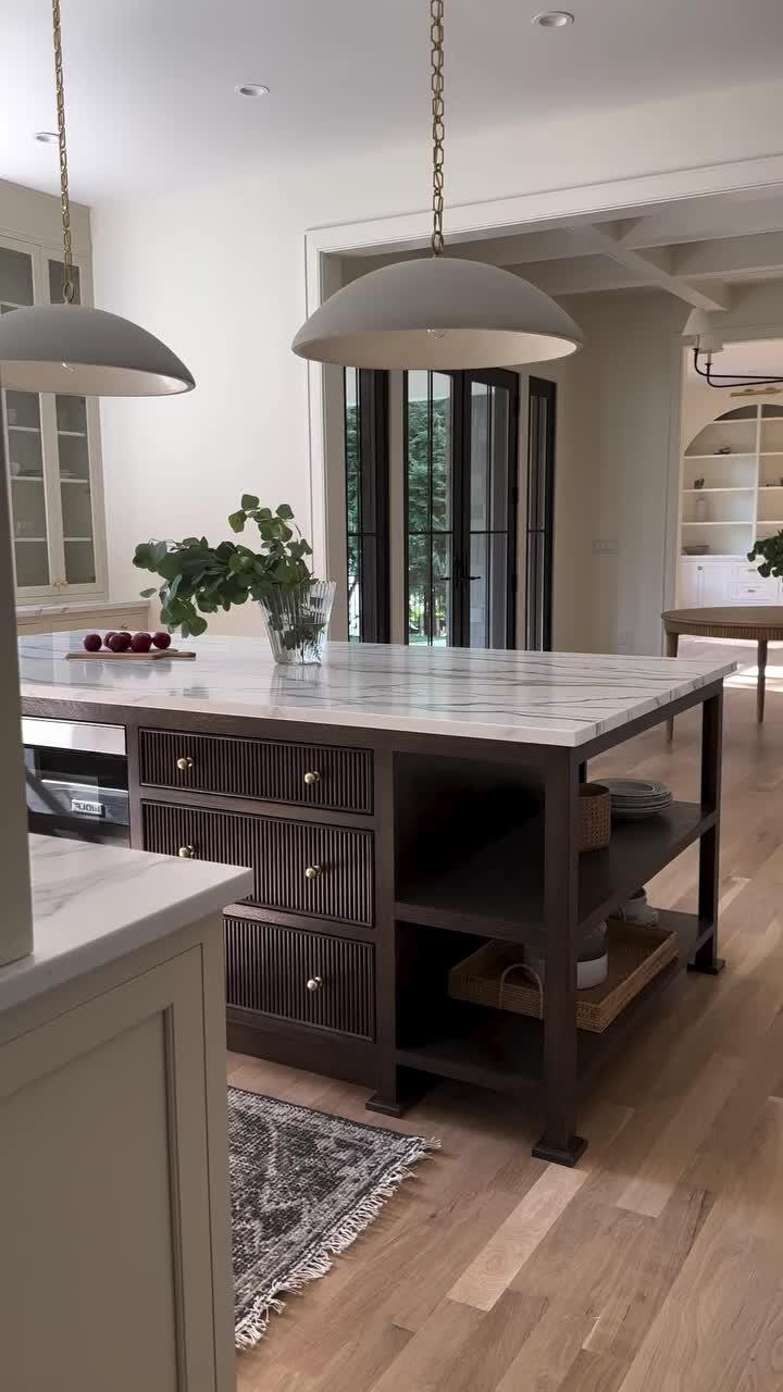 Elliot Grande Pendant