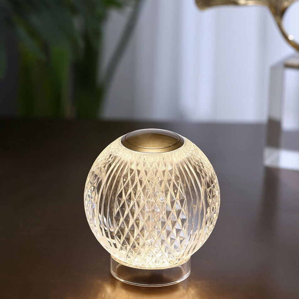 Lampada da tavolo a LED piccola Marni
