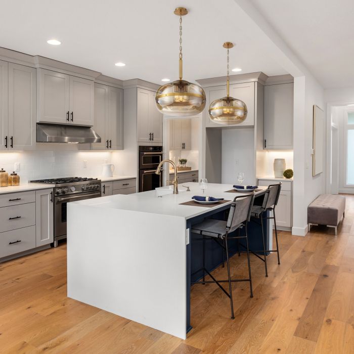 Nottingham 3 Lt Pendant