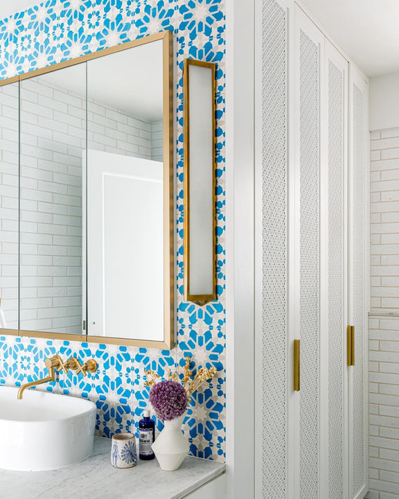 Geneva Large Sconce, a premium Bath light by Visual Comfort & Co. Close - up image of its design.