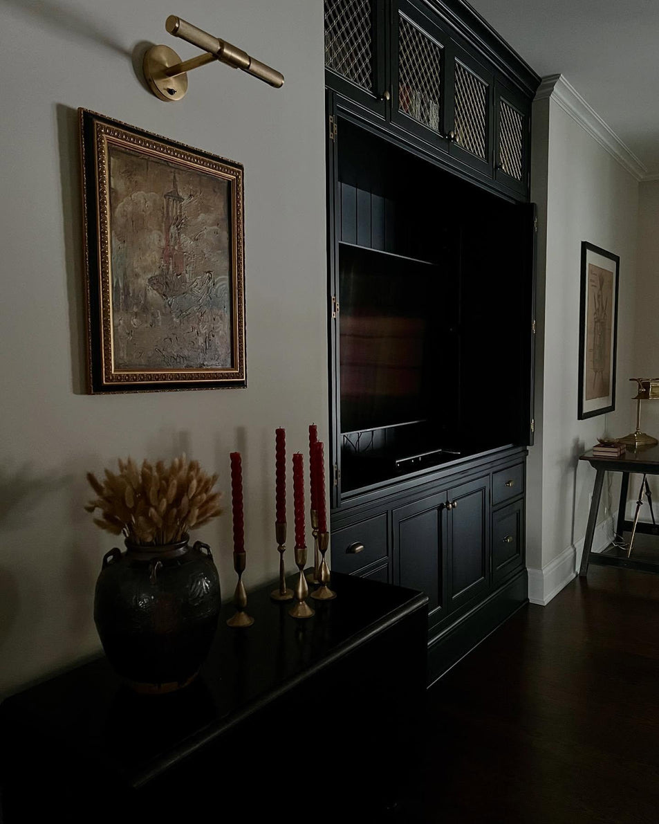 Barrett 12" Picture Light, a premium Picture light by Visual Comfort & Co. Close - up image of its design.