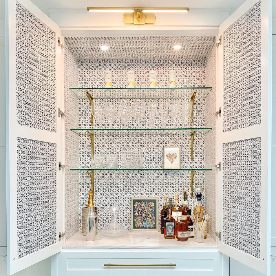 Langley 24" Picture Light, a premium Picture light by Visual Comfort & Co. Close - up image of its design.