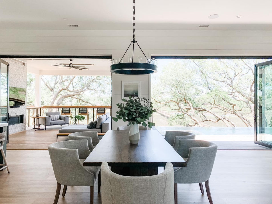 Roark 20" Modular Ring Chandelier, a premium Chandelier light by Visual Comfort & Co. Close - up image of its design.