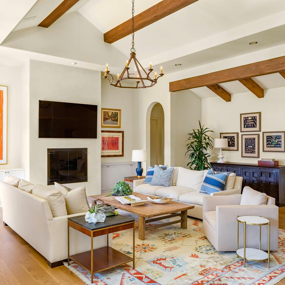 Robertson Single Tier Chandelier, a premium Chandelier light by Visual Comfort & Co. Close - up image of its design.