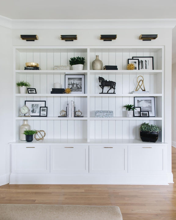 David 12" Art Light, a premium Picture light by Visual Comfort & Co. Close - up image of its design.