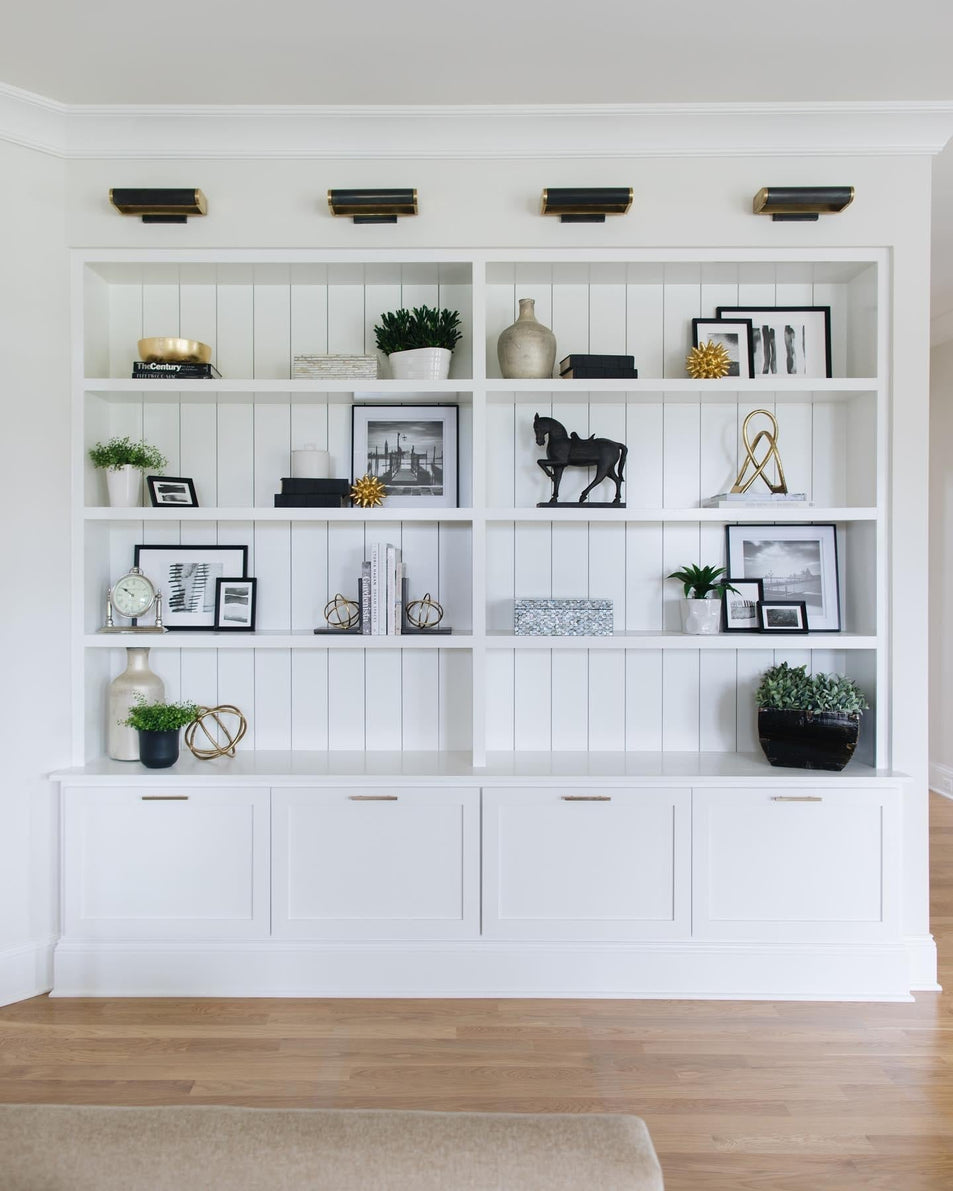 David 12" Art Light, a premium Picture light by Visual Comfort & Co. Close - up image of its design.