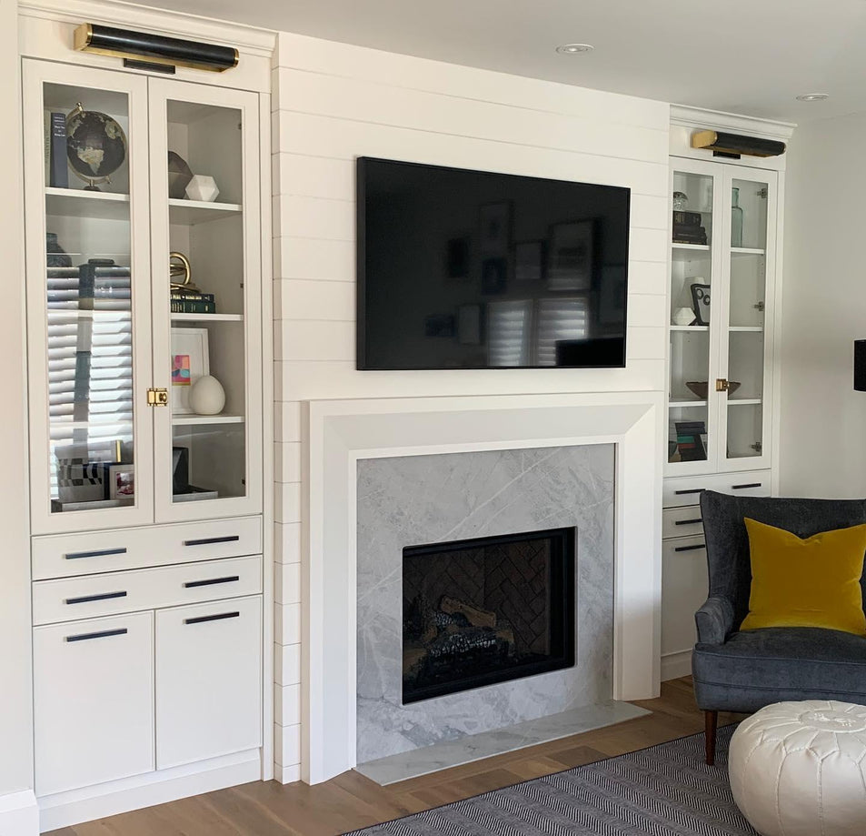 David 24" Art Light, a premium Picture light by Visual Comfort & Co. Close - up image of its design.