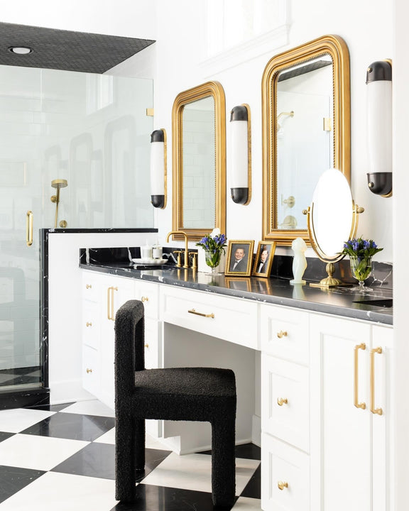 Selecta Long Sconce, a premium Bath light by Visual Comfort & Co. Close - up image of its design.