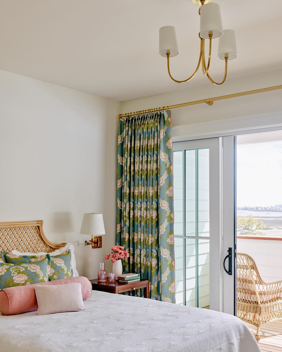 Reed Small Chandelier, a premium Chandelier light by Visual Comfort & Co. Close - up image of its design.